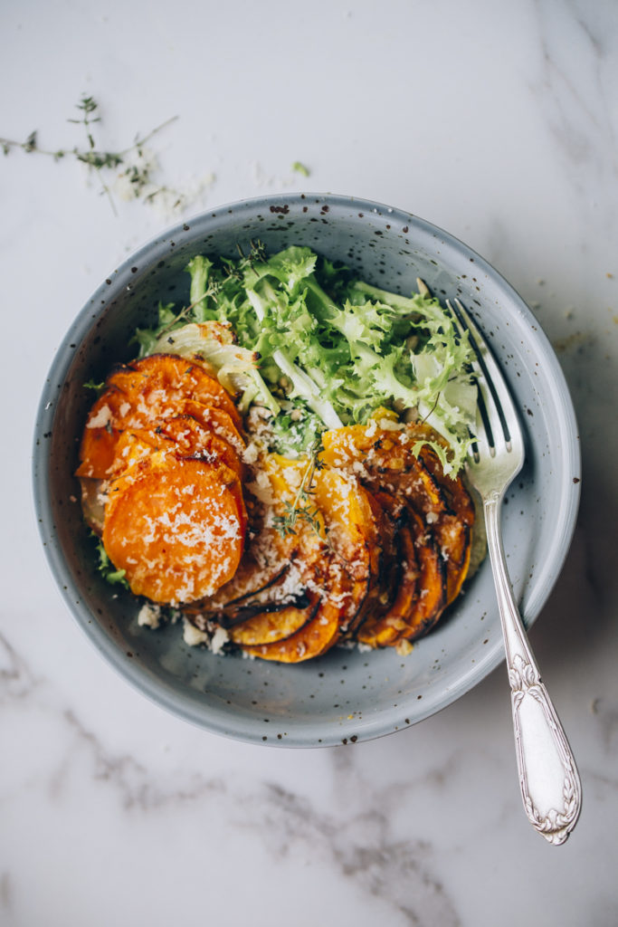 imagen de gratinado de verduras emplatado y servido