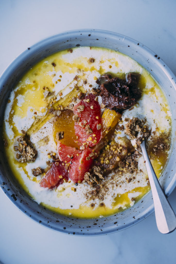 Bircher de naranja y kefir con cítricos, polen y ganache vegana de chocolate